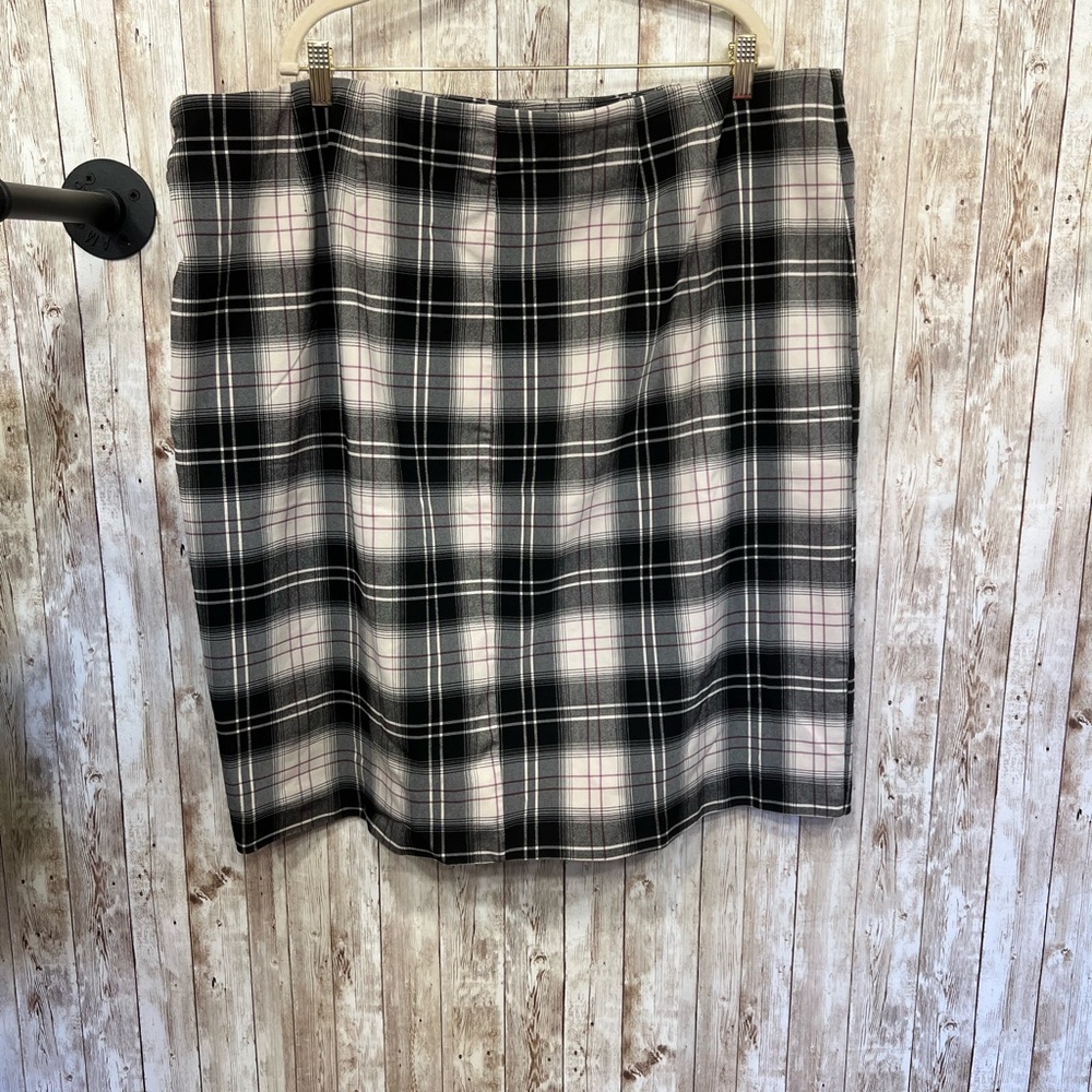 Cato Black and White Asymmetrical Pencil Skirt - Picture 3 of 4